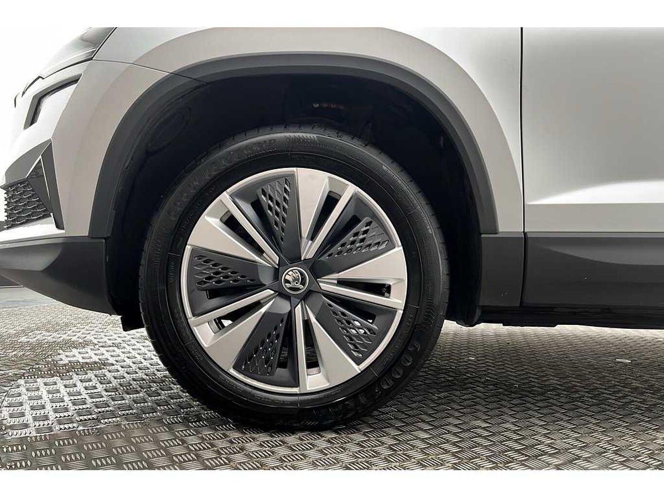 SKODA Karoq SE Drive 1.5 TSI 150 PS DSG