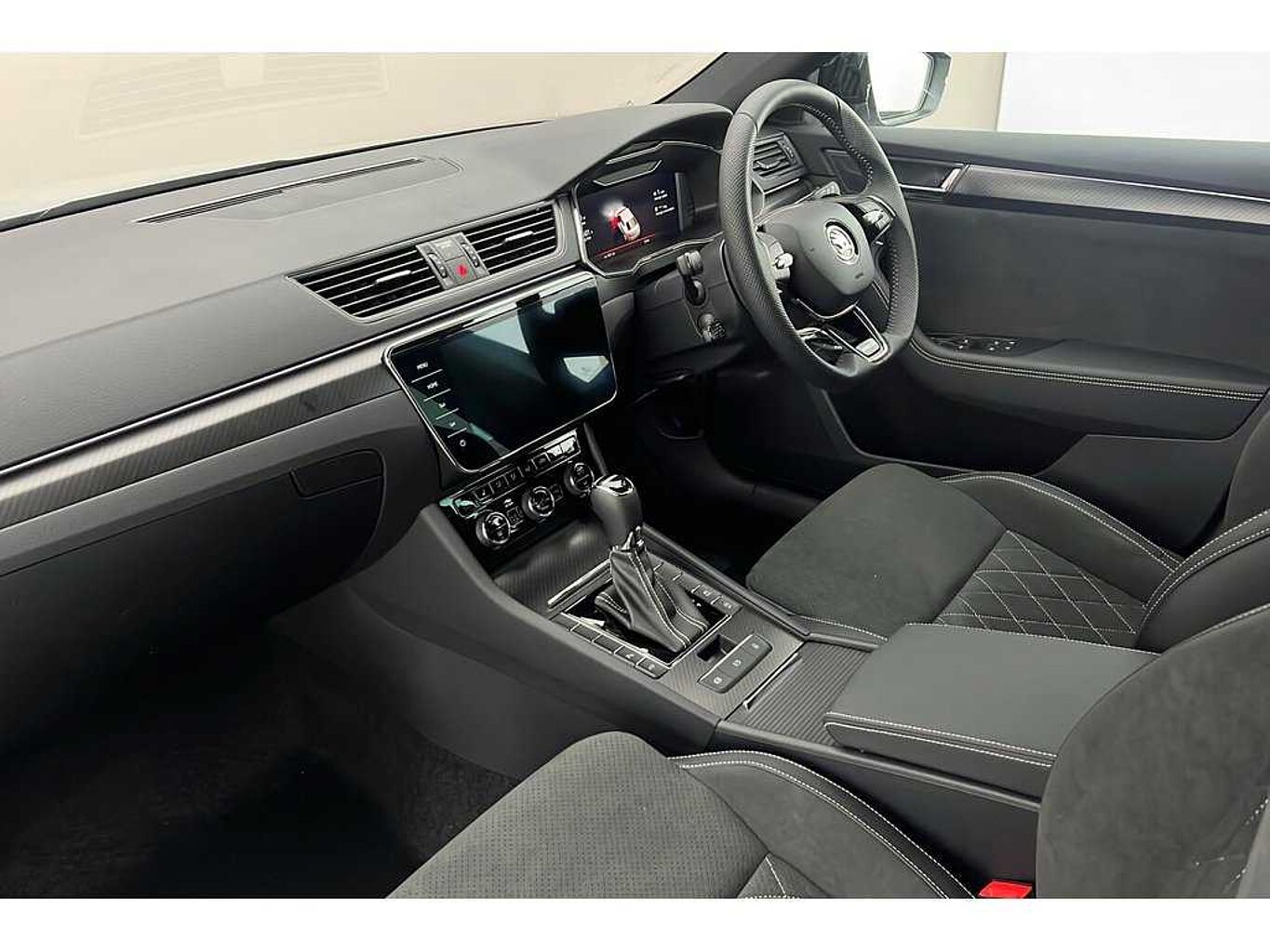 SKODA Superb Hatch SportLine Plus 1.5 TSI 150 PS DSG