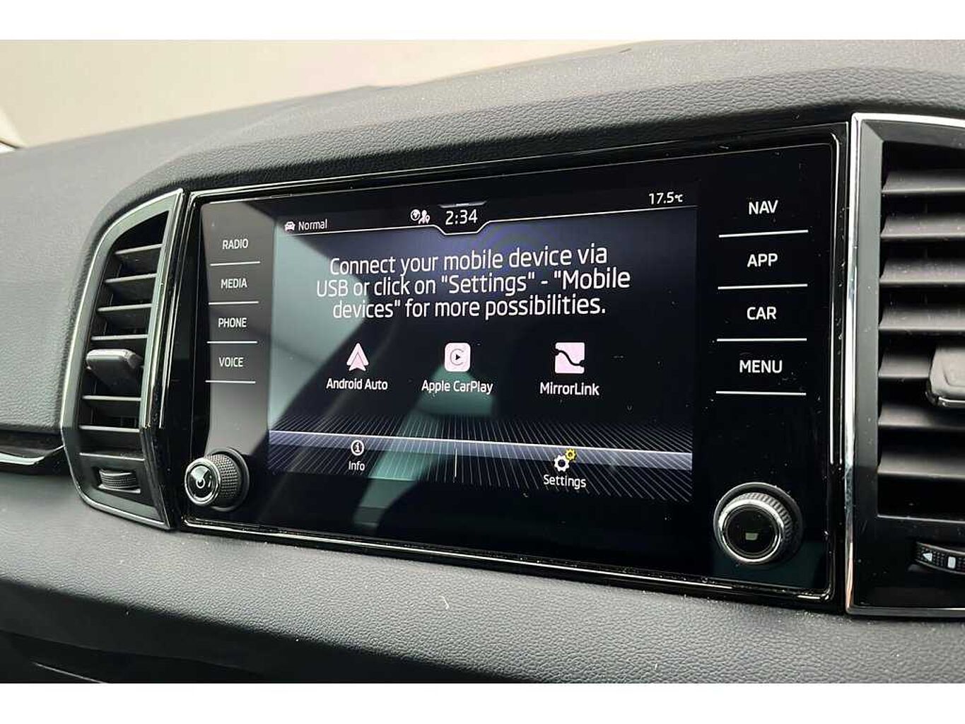 SKODA Karoq SE L 1.5 TSI 150 PS 6G Man